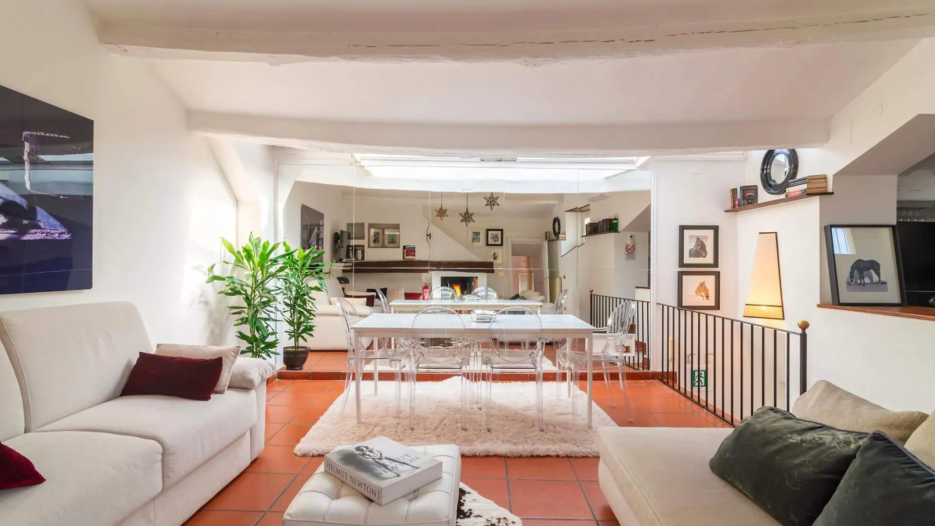 Campo De' Fiori Enchanting Attic Rome Apartment
